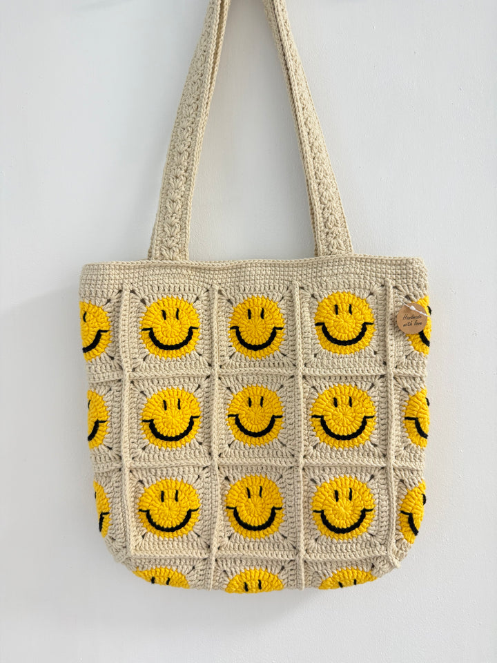 Handmade Crochet Smiley Face Tote – Yellow & Beige Granny Square Bag – Happy Vibes Everyday Purse