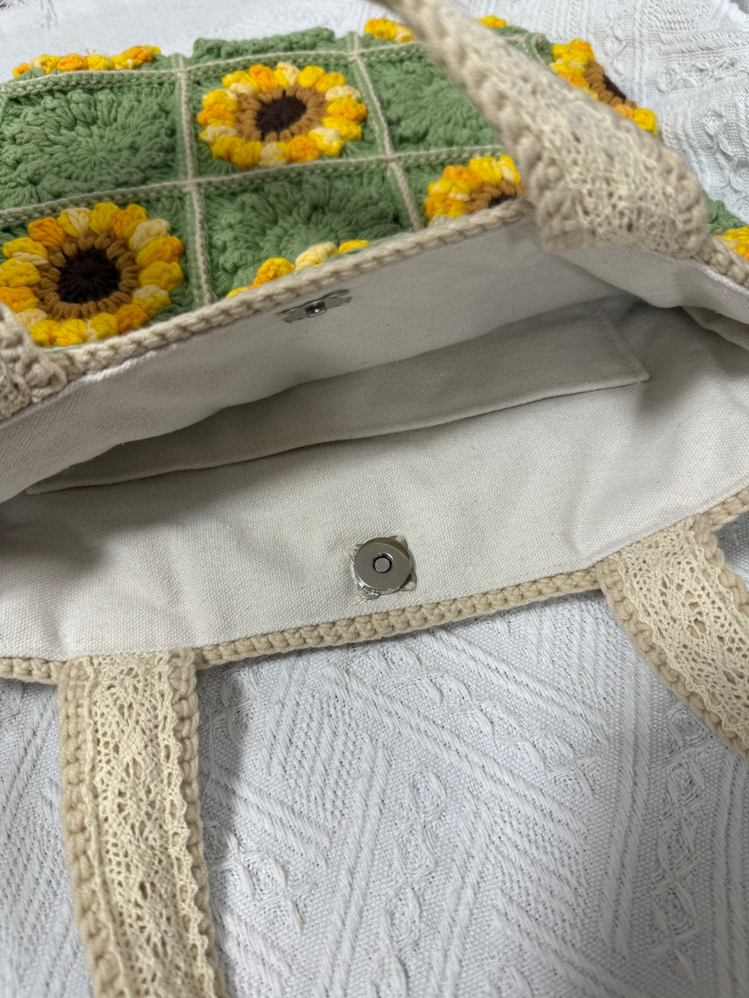 Handmade Sunflower Crochet Tote – Green & Beige Granny Square Bag – Cottagecore Summer Shoulder Bag