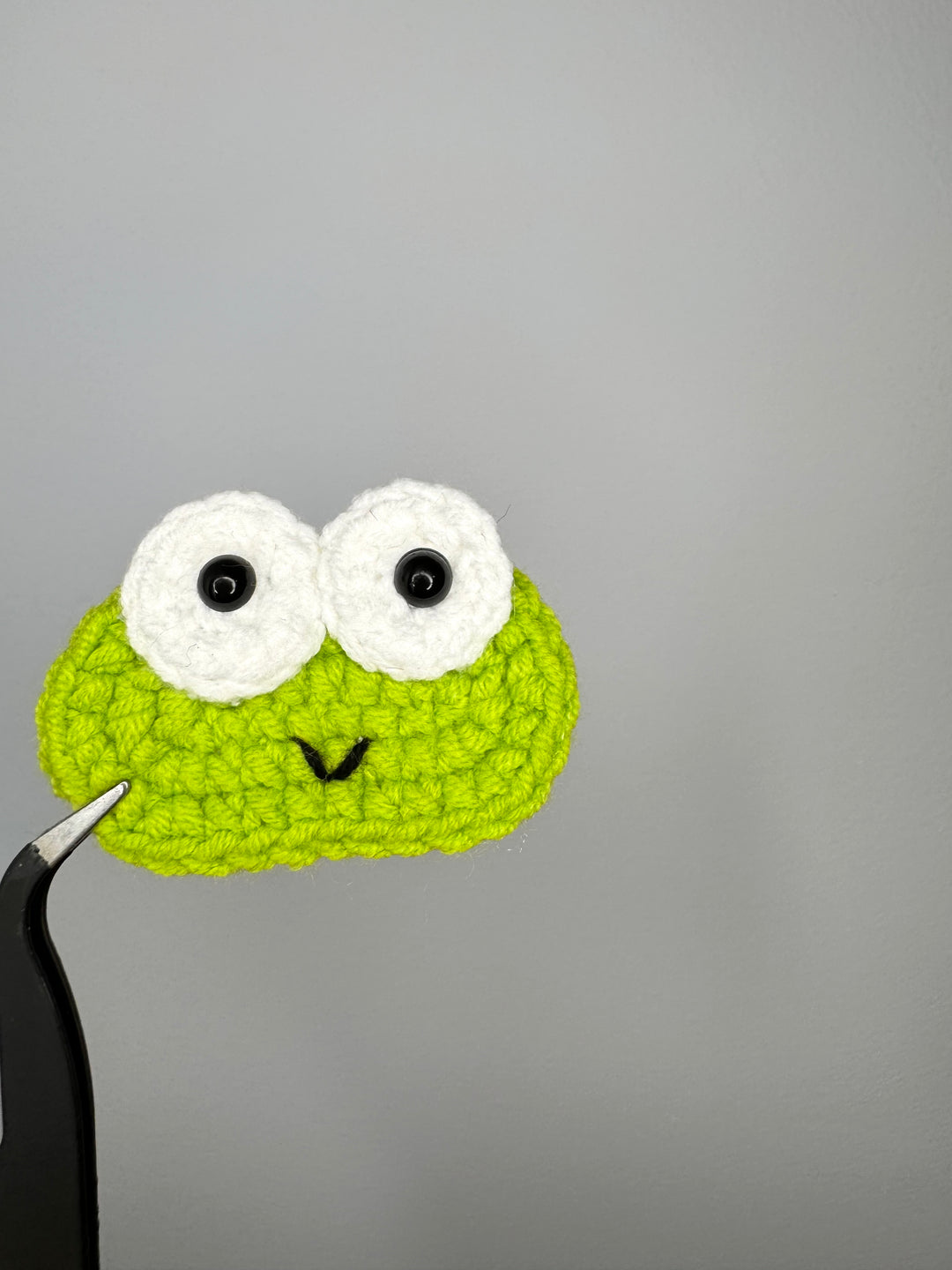 Adorable 3D Crochet Frog Hair Clip - Handmade & Unique Accessory
- HC0007