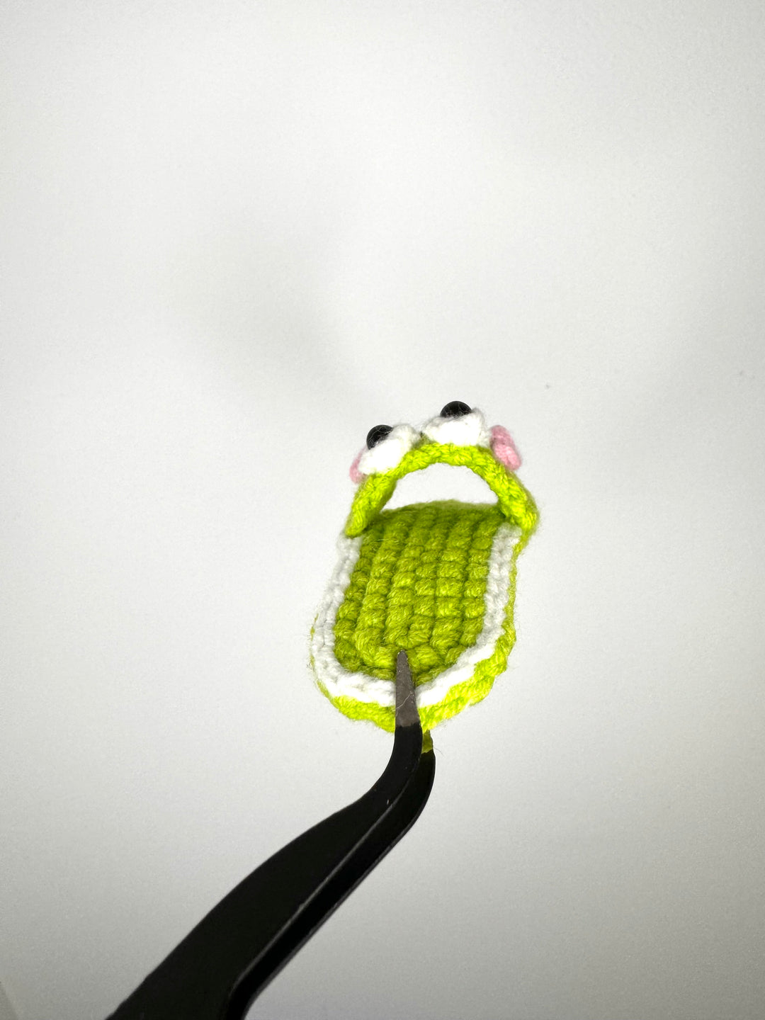 3D Crochet Frog HairClip - HC0007 - CuteCraftsWorld