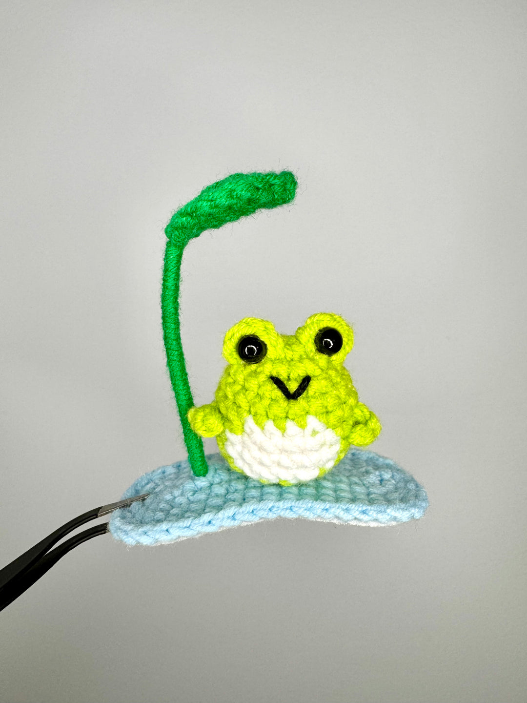 3D Crochet Frog HairClip - HC0007 - CuteCraftsWorld